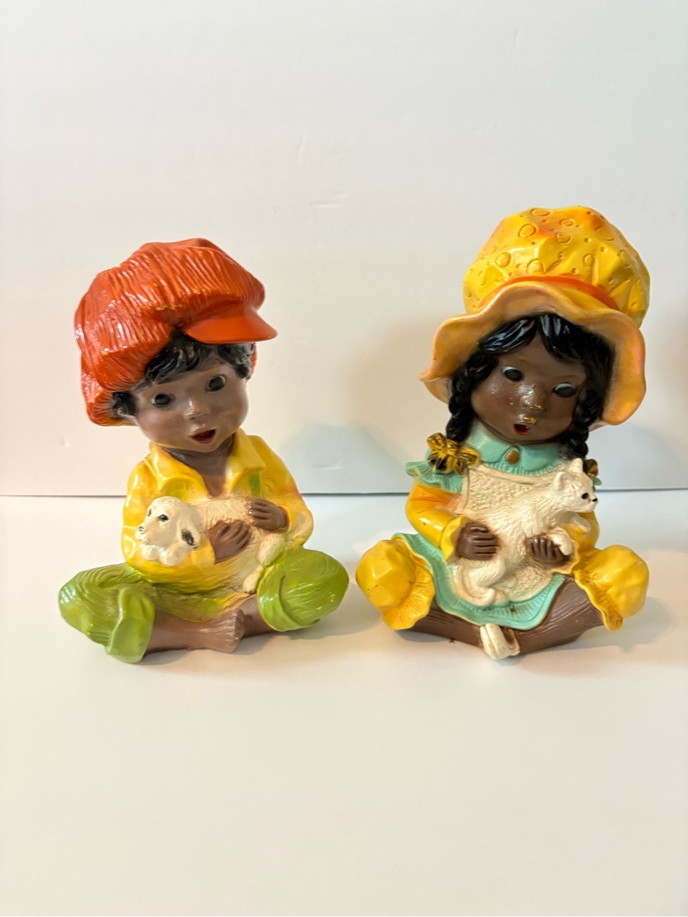 1974 Vintage Alice and Andy Chalkware